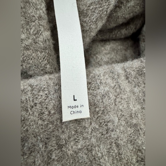 Aritzia The Group Babaton Plutarch Sweater Merino Wool Oversized Cowl Turtleneck - Picture 7 of 9